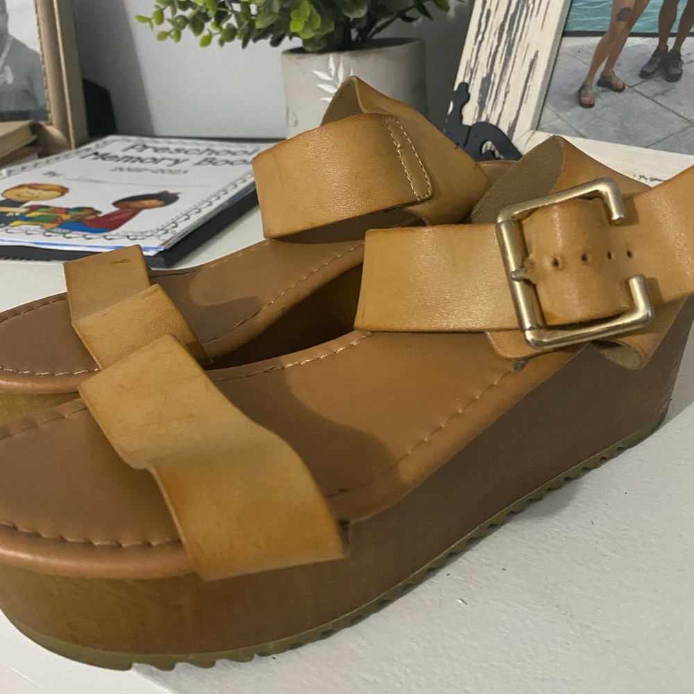 Tan summer platform sandals